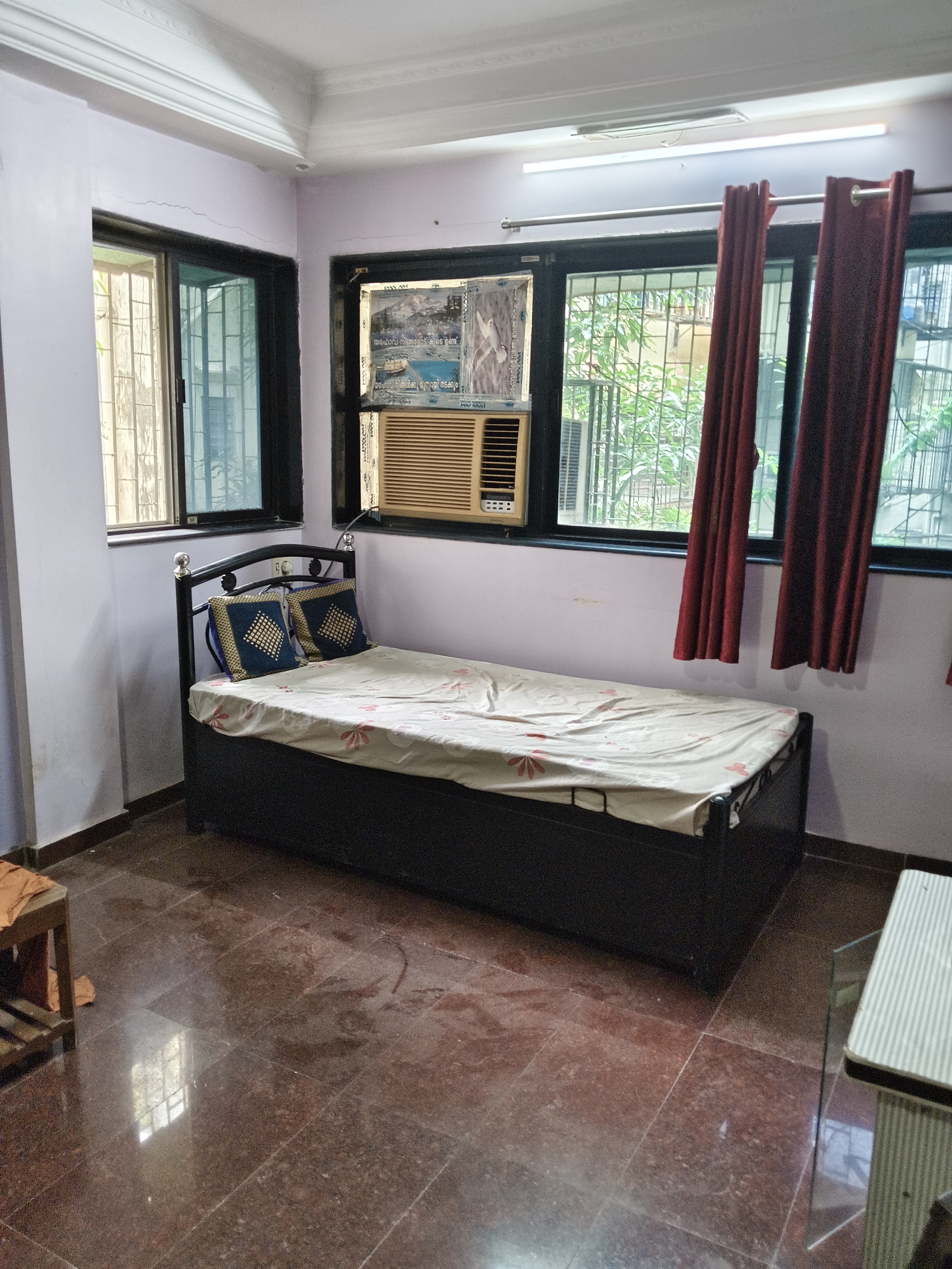 1 BHK Apartment For Rent in Vile Parle West