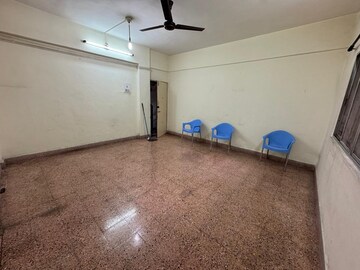 Room in 2 BHK Apartment at Mittal Sujata, Bund Garden Road – for Rent