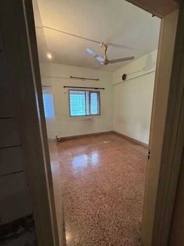 Furnished Amenities in 2 BHK Apartment at Mittal Sujata, Bund Garden Road – for Rent