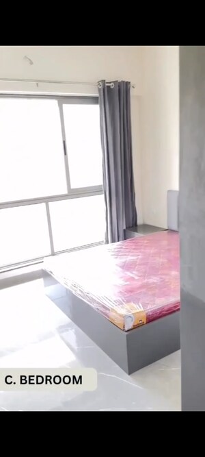 Room in 2 BHK Apartment at Veena Smart Homes, Kandivali West – for Sale