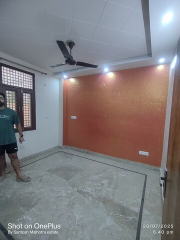 Master Bedroom in 2 BHK Builder Floor at Dwarka Mor – for Rent