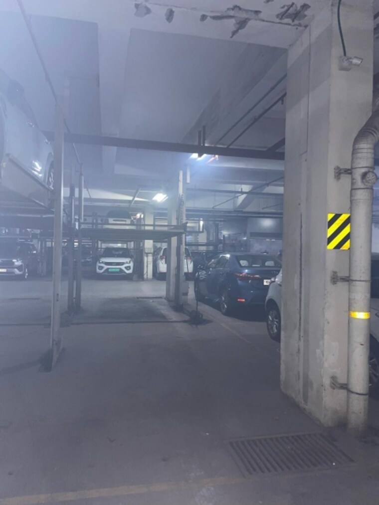  Parking, sheth-vasant-lawns 3 Bedroom 1100 Sq.Ft. Apartment In Laxmi Nagar Thane 9029599