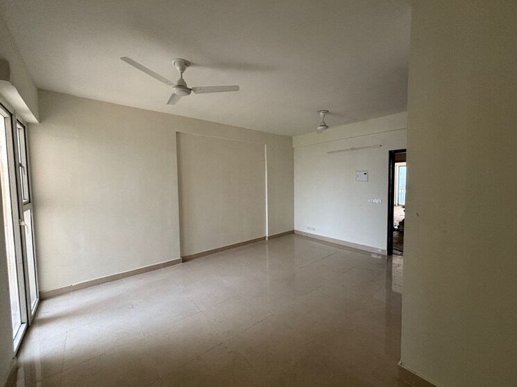 Room, signature-global-prime 2 Bedroom 834 Sq.Ft. Apartment In Sector 63a Gurgaon 9029611