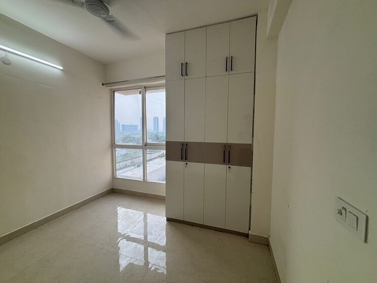 Room, signature-global-prime 2 Bedroom 834 Sq.Ft. Apartment In Sector 63a Gurgaon 9029611