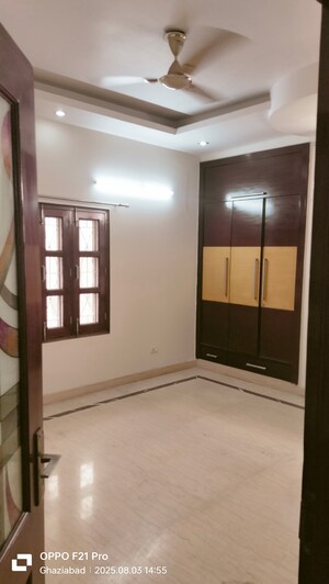 Room in 4 BHK Apartment at Sahayog CHS Vasundhara Sector 9, Vasundhara Sector 9 – for Sale