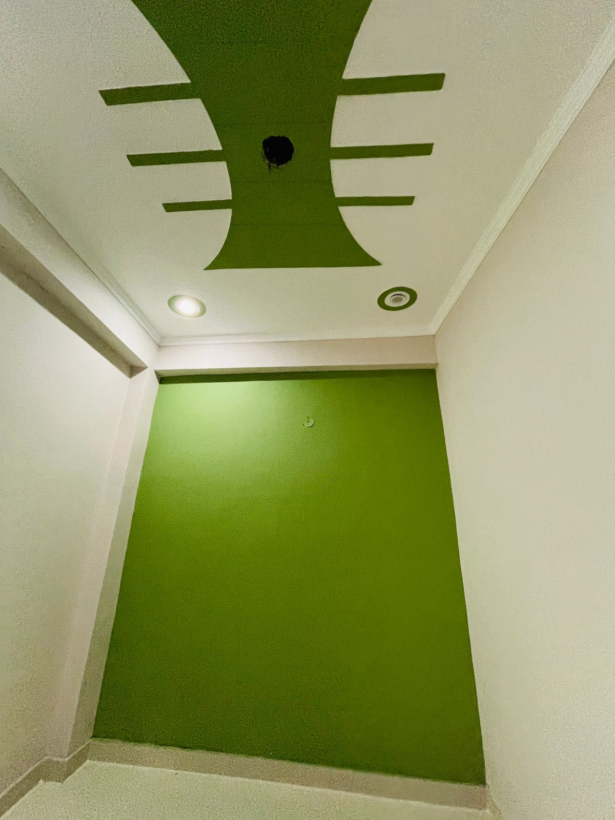 2 BHK Apartment For Rent in Gaur City 2 - 14th Avenue