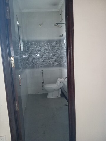 2 BHK Apartment For Rent in Gaur City 2 - 14th Avenue, Sector 16c Greater Noida