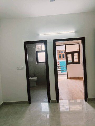 Room in 1 BHK Builder Floor at Saket – for Rent