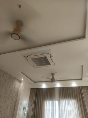 Room in 3 BHK Builder Floor at Green Fields Colony – for Sale