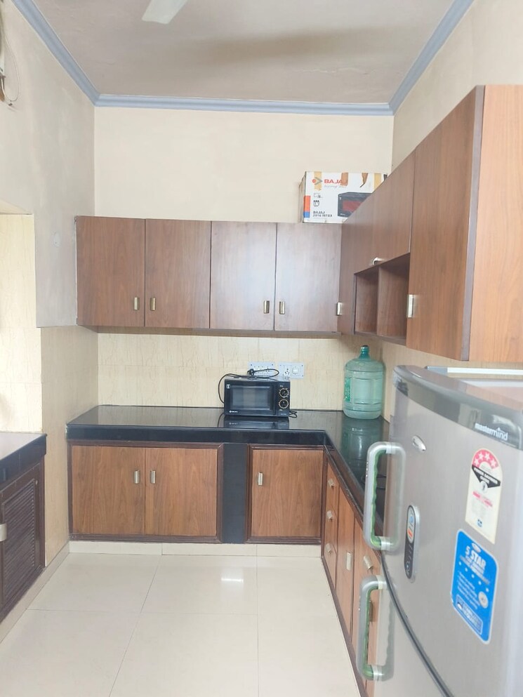 Kitchen, green park extension 2 Bedroom 250 Sq.Yd. Apartment In Green Park Extension Delhi 9029682