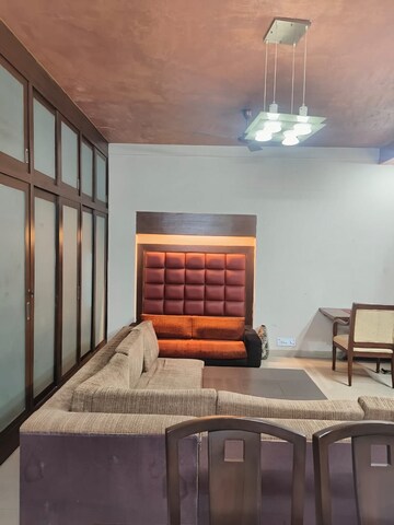 Living Room in 2 BHK Apartment at Green Park Extension – for Rent