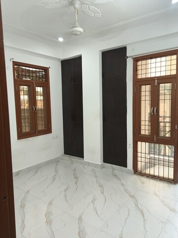 Room in 1 BHK Builder Floor at Saket – for Rent