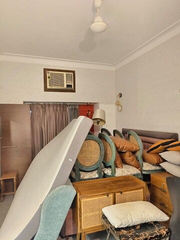Bedroom in 4 BHK Apartment at Green Park – for Rent