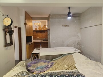 Bedroom in 4 BHK Apartment at Green Park – for Rent