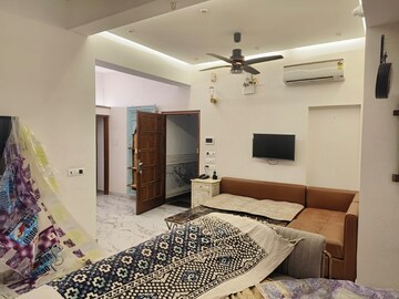 Living Room in 4 BHK Apartment at Green Park – for Rent