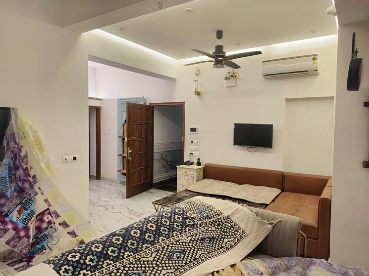 Living Room, green park 4 Bedroom 340 Sq.Yd. Apartment In Green Park Delhi 9029749