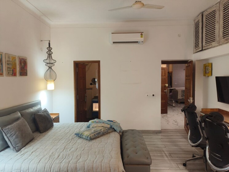 Bedroom, green park 4 Bedroom 340 Sq.Yd. Apartment In Green Park Delhi 9029749
