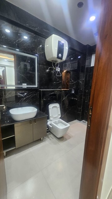 Attached Bathroom in 4 BHK Apartment at Sector 5 Dwarka – for Rent