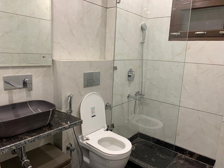 Bathroom, sector 17 dwarka 3 Bedroom 1350 Sq.Ft. Builder Floor In Sector 17 Dwarka Delhi 9029785