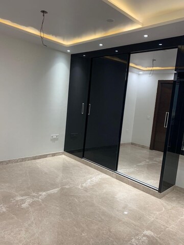 Room in 3 BHK Builder Floor at Sector 17 Dwarka – for Rent