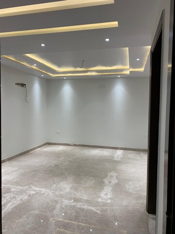 Room in 3 BHK Builder Floor at Sector 17 Dwarka – for Rent