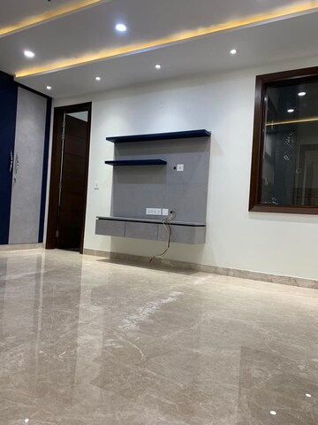 Room in 3 BHK Builder Floor at Sector 17 Dwarka – for Rent