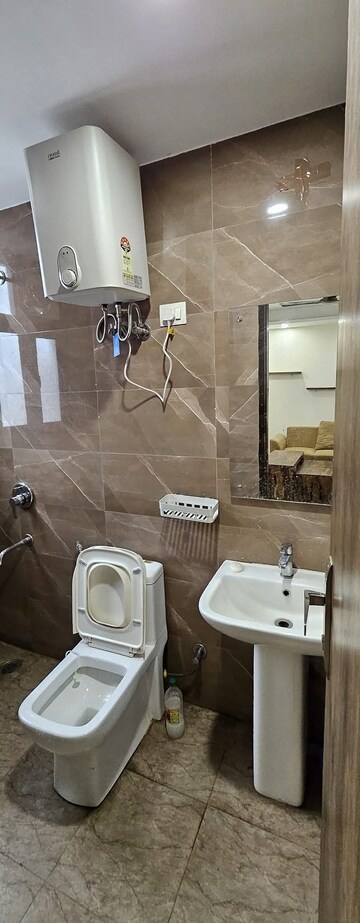 Bathroom in 1 BHK Builder Floor at Saket – for Rent