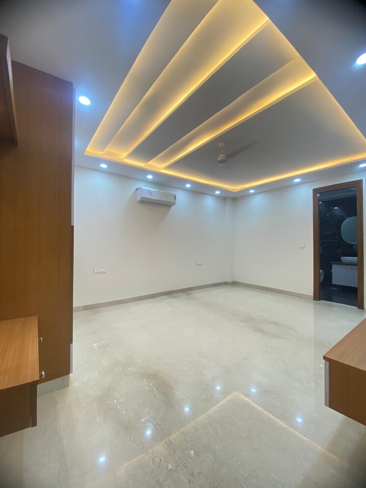 Room, sector 19 dwarka 3 Bedroom 1500 Sq.Ft. Builder Floor In Sector 19 Dwarka Delhi 9029809