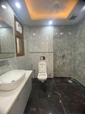 Bathroom in 3 BHK Builder Floor at Sector 19 Dwarka – for Rent
