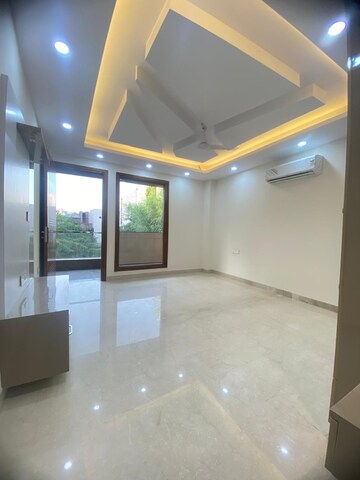 Room in 3 BHK Builder Floor at Sector 19 Dwarka – for Rent