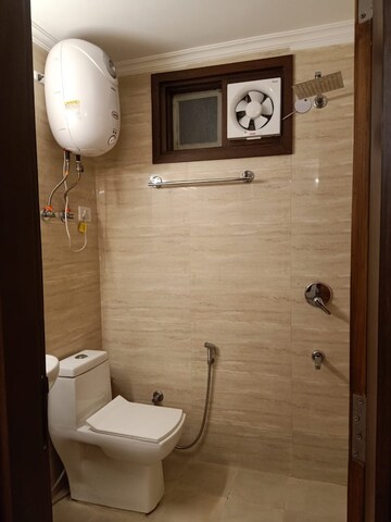 Bathroom in 3 BHK Builder Floor at Palm Residency Chhatarpur, Chattarpur – for Rent