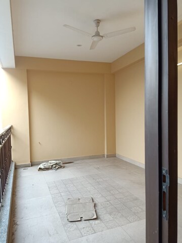 Room in 3 BHK Builder Floor at Palm Residency Chhatarpur, Chattarpur – for Rent