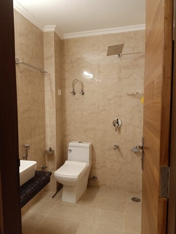 Bathroom in 3 BHK Builder Floor at Palm Residency Chhatarpur, Chattarpur – for Rent
