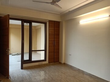Room in 3 BHK Builder Floor at Palm Residency Chhatarpur, Chattarpur – for Rent