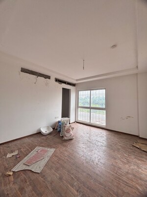 Room in 4 BHK Villa at One Oak Atmos, Gomti Nagar – for Sale