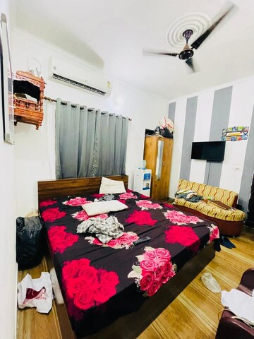 Bedroom in 2 BHK Independent House at Greenwood City, Sector 40 – for Rent