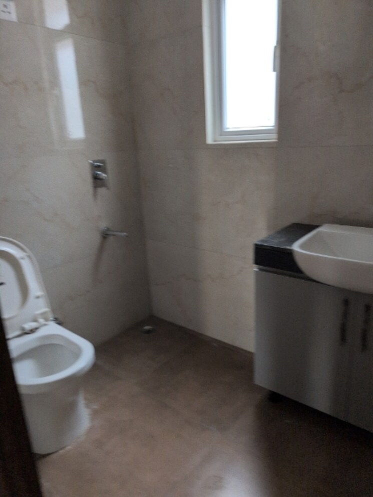 Bathroom, smart-world-gems 3.5 Bedroom 1496 Sq.Ft. Apartment In Sector 89 Gurgaon 9029899