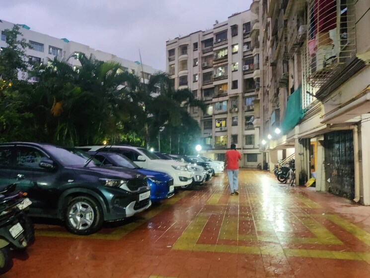  Parking, dhiraj-kunj 2 Bedroom 750 Sq.Ft. Apartment In Vile Parle West Mumbai 9029853