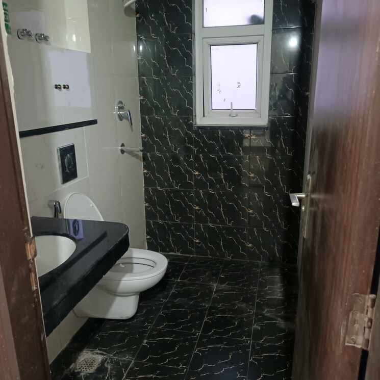 Bathroom, bptp-park-grandeura 3 Bedroom 1607 Sq.Ft. Apartment In Sector 82 Faridabad 9029954
