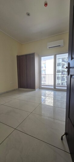 2 BHK + Study Room Apartment For Sale in Supertech Cape Town