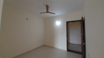 Room in 2 BHK Apartment at Amlidih Main Road – for Rent