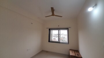 Room in 2 BHK Apartment at Amlidih Main Road – for Rent