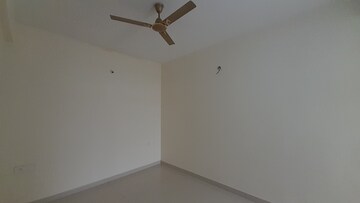 Room in 2 BHK Apartment at Amlidih Main Road – for Rent