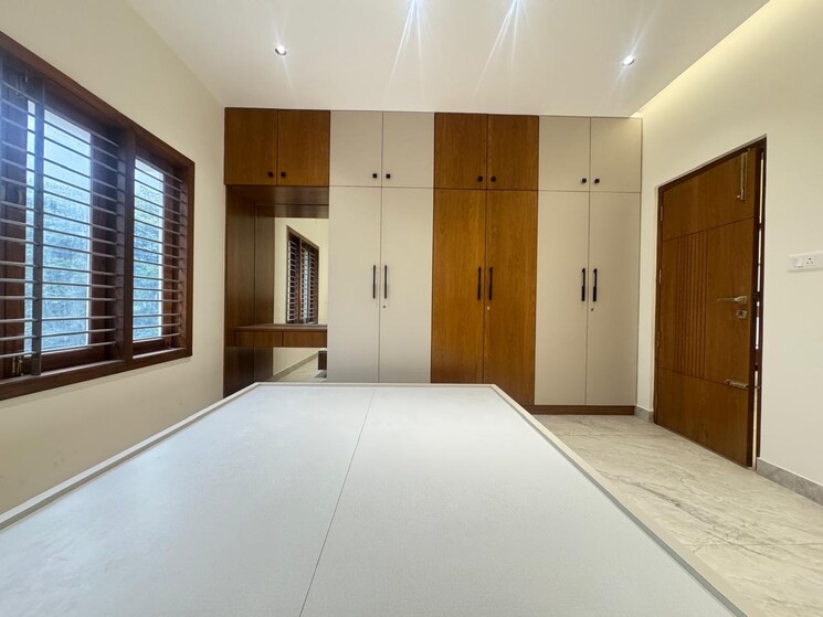 Room, hsr layout 3 Bedroom 2400 Sq.Ft. Builder Floor In Hsr Layout Bangalore 9029955