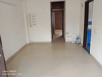 Room in 2.5 BHK Builder Floor at Orchid Island, Sector 51 – for Rent