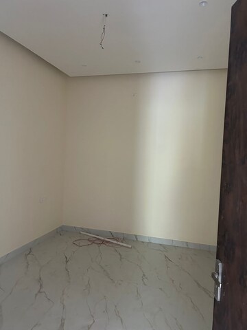Room in 3 BHK Independent House at Eta I Greater Noida – for Rent