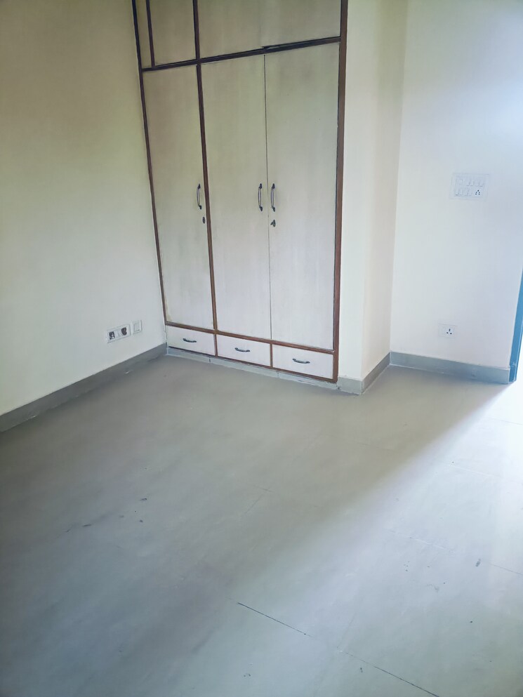 Room, awho-brahmaputra-apartments 3.5 Bedroom 2200 Sq.Ft. Apartment In Sector 29 Noida 9030042