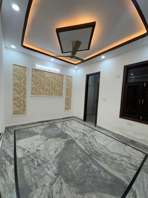 Room in 3 BHK Builder Floor at Green Fields Colony – for Sale