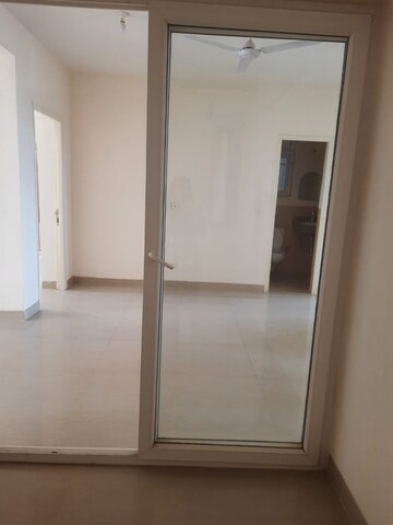 Room in 3 BHK Apartment at Emaar Emerald Floors Premier, Sector 65 – for Rent