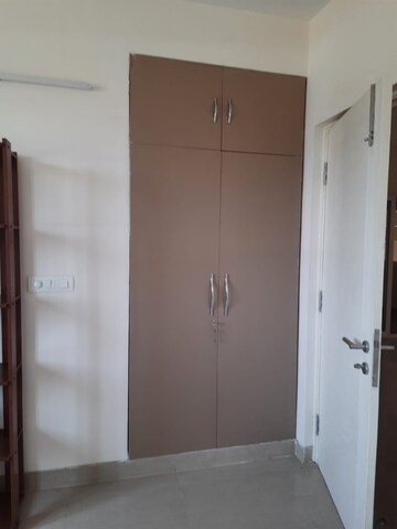 Furnished Amenities in 4 BHK Apartment at Emaar Emerald Floors Premier, Sector 65 – for Rent